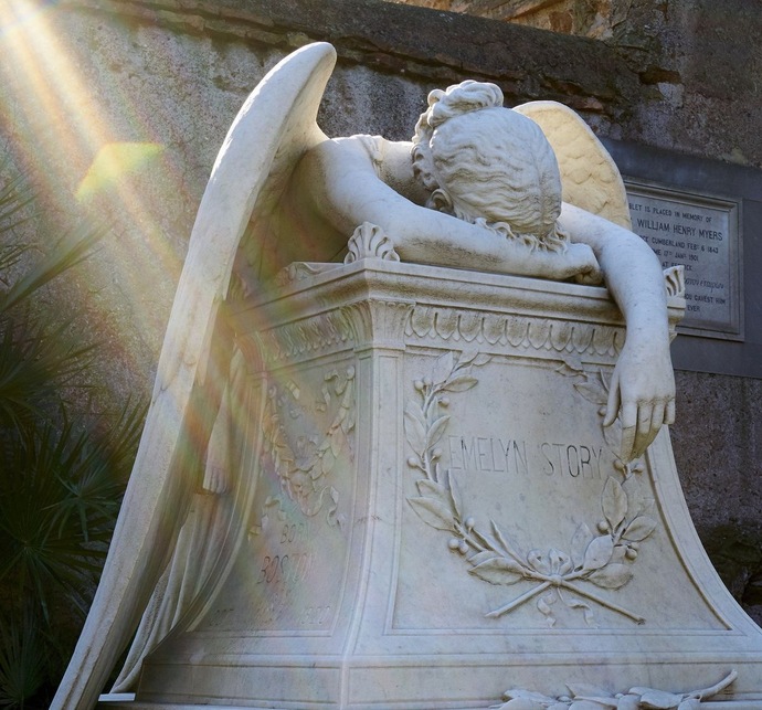 Bir mezar anıtının dünya çapında kopyalanacak kadar ünlü olması sizce onu sanat tarihinde önemli bir eser yapar mı?