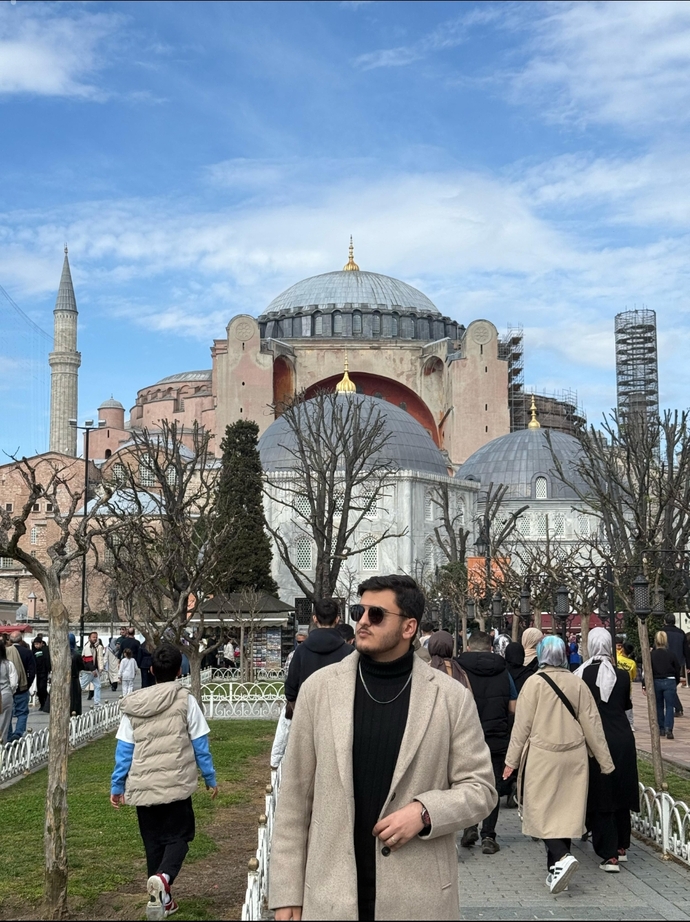 Sizce Instagram’da profil fotoğrafı (pp) olarak ne daha çok yakışır?