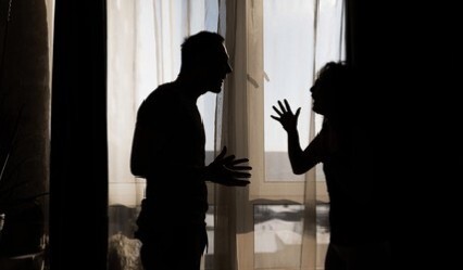 Bir ilişkide sorun olduğunda konuşmak mı biraz uzaklaşmak mı daha doğru?