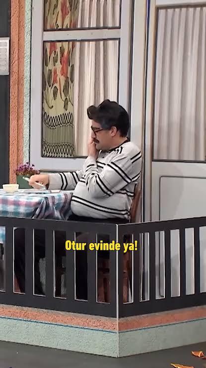 Eşiniz tatilde ne giyer nasıl güneşlenir?