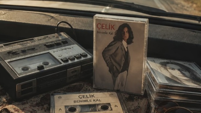 Geceye Çelik kalsın mı, çok güzel bu şarkısı 🎼🫠 Hoşçakalın 🌘?