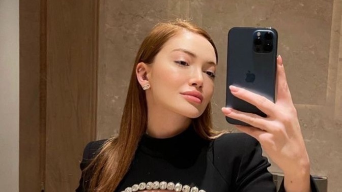 Influencer'ların yaklaşık tamamını yapay ve itici bulan bir tek ben miyim? Kasılmış, edası kalıplardan ibaret, şekilsizler?