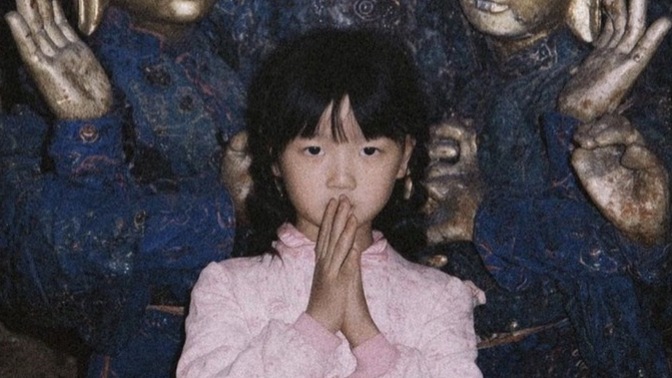 Budistlerin dua ederken yaptığı bu hareket sizce saygı mı, ibadet mi, meditasyon mu?