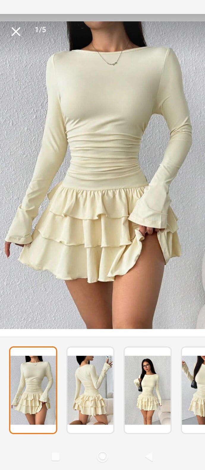 Bu elbise ile beyaz çorap kombin olur mu, sizce uyumlu mu durur?