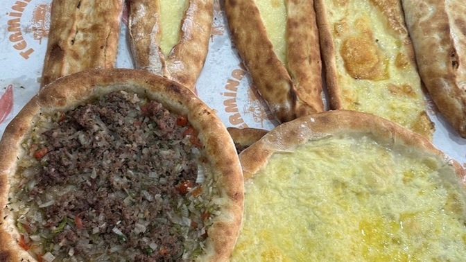 Etli pide mi kaşarlı pide mi?