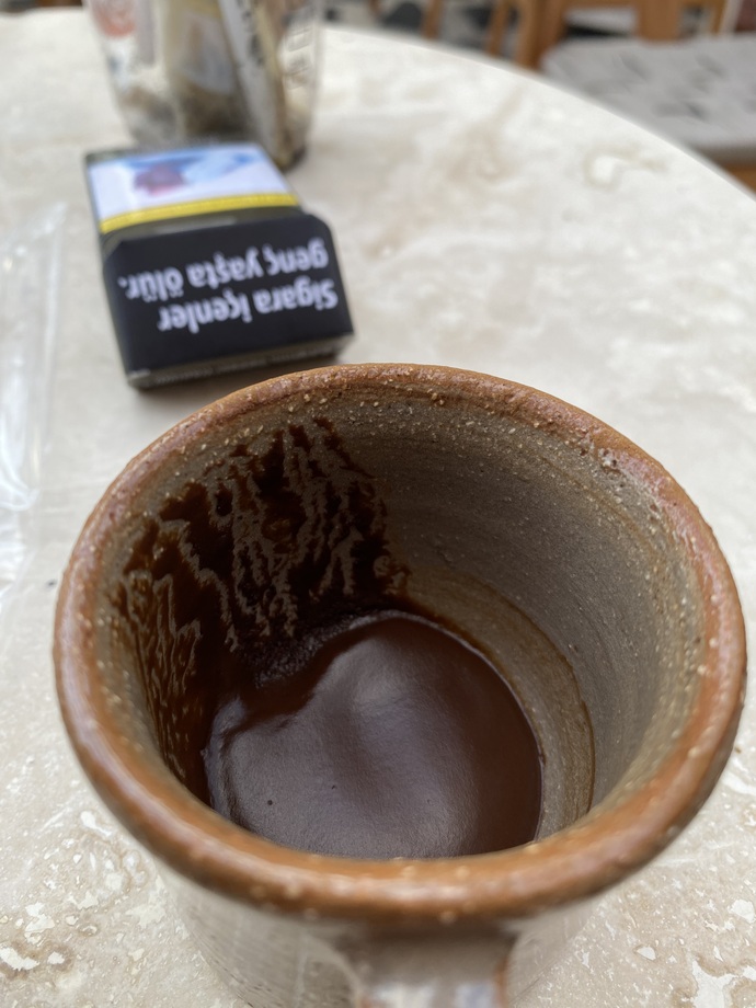 Kahve falı bakabilecek biri var mı, kahve fincanı yorumlar mısınız?