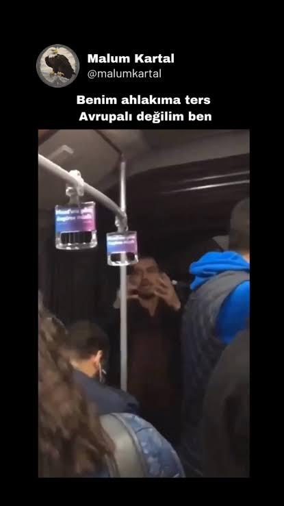 Bu sitede gerçekten maneviyata önem veren, modernlik yarışı yapmayan insanlar var mı?