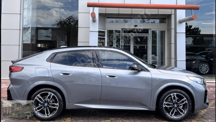 BMW İX2