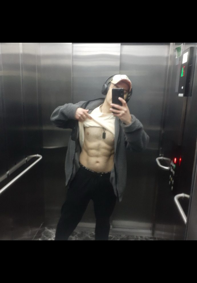 Asansörde fotoğraf çeker misiniz?