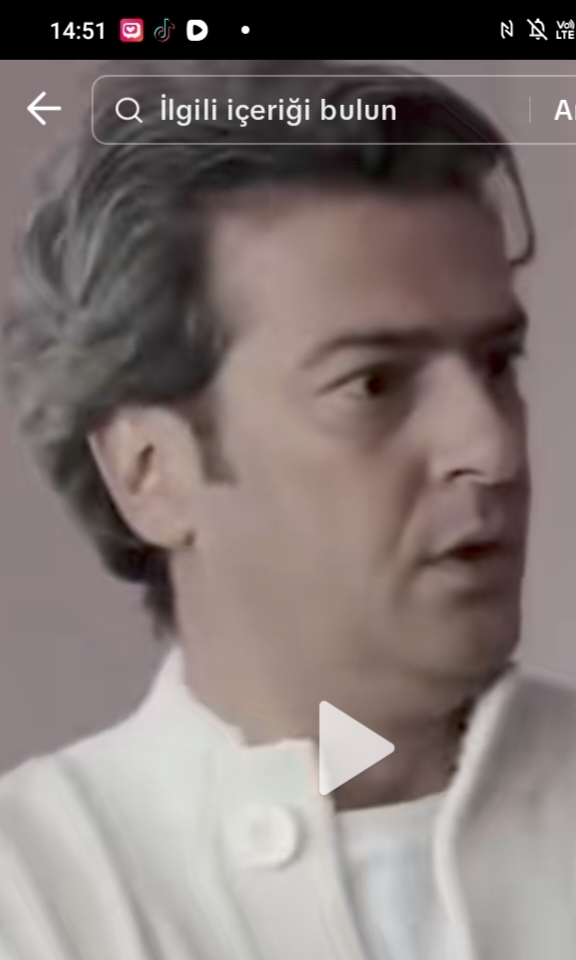 Bu oyuncunun gerçek adi ne, bu adamın ismini bilen var mi?