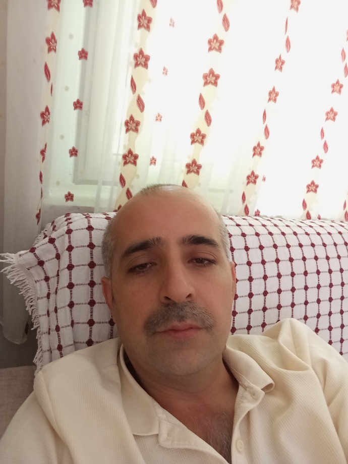 Saç yok bıyık var 