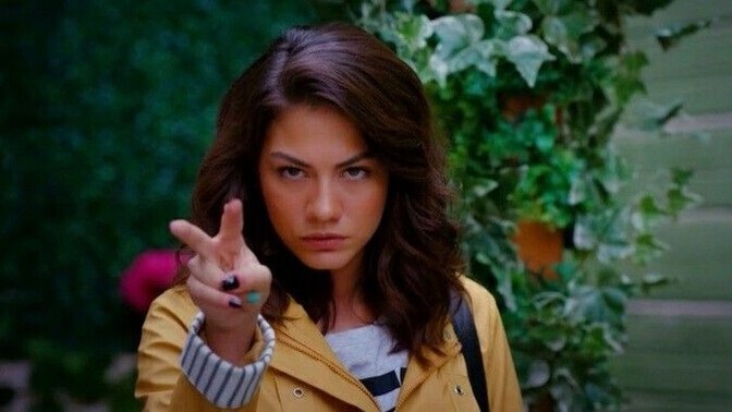 Eski sevgilisini stalklayan kişi hâlâ ona bir duygu beslediği için mi stalklar?