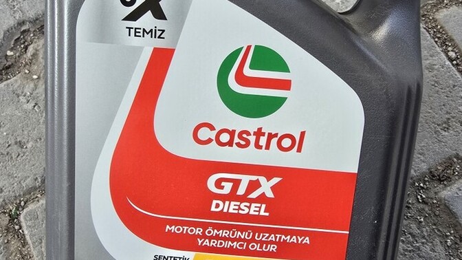 Araba motor yağın da en kaliteli marka hangisi hangi marka motor yağı kullanıyor siniz?