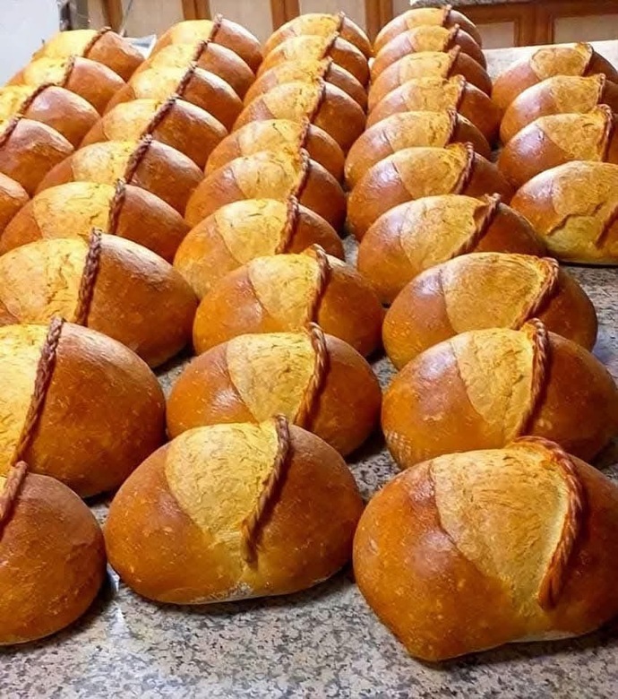 Bi lokma ekmek götürsen mi kadına?