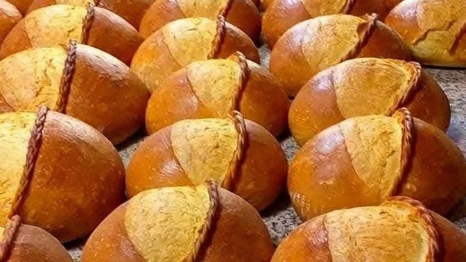 Bi lokma ekmek götürsen mi kadına?