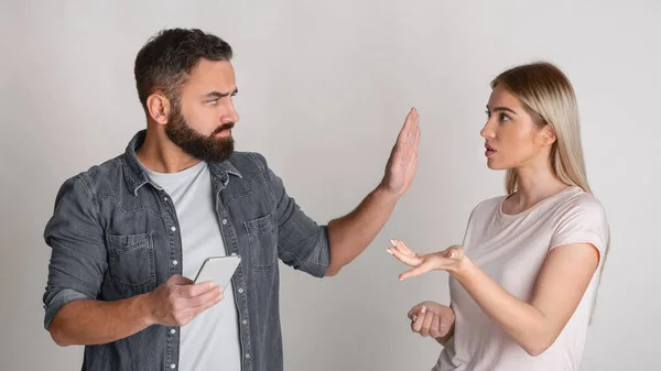 Evlendikten sonra çiftlerin özel alanı olmalı mı olmamalı mı?