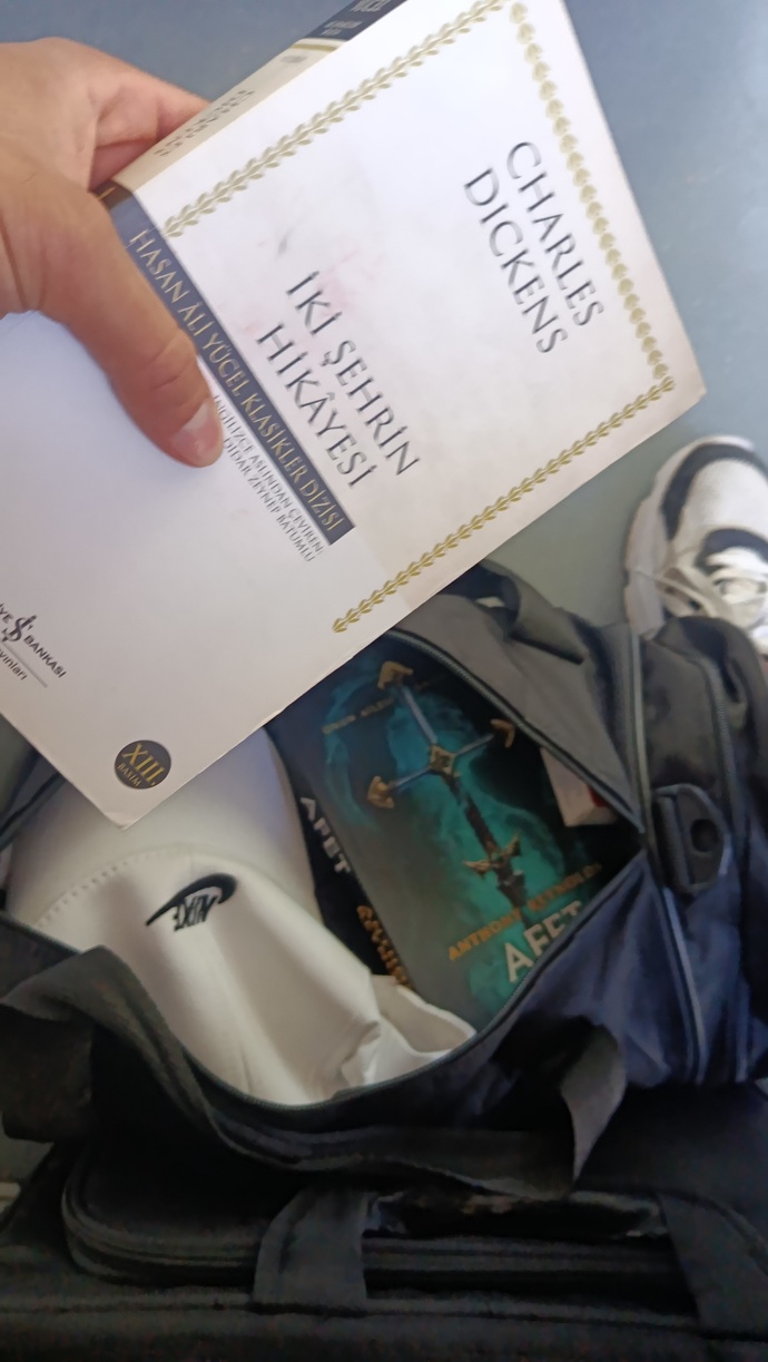 "Bu kitabı herkes okumalı” dediğiniz bir kitap var mı?