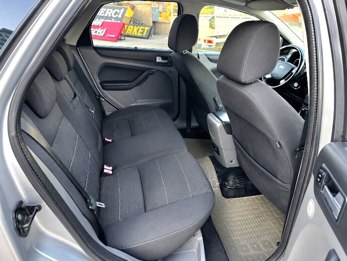 Ford Focus 2.5 nasıl araba sizce alınır mı?