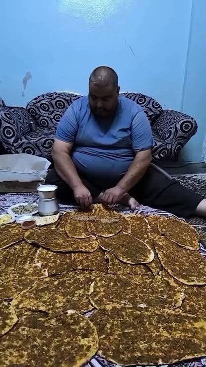 Siteden kiminle lahmacun yemek isterdin?