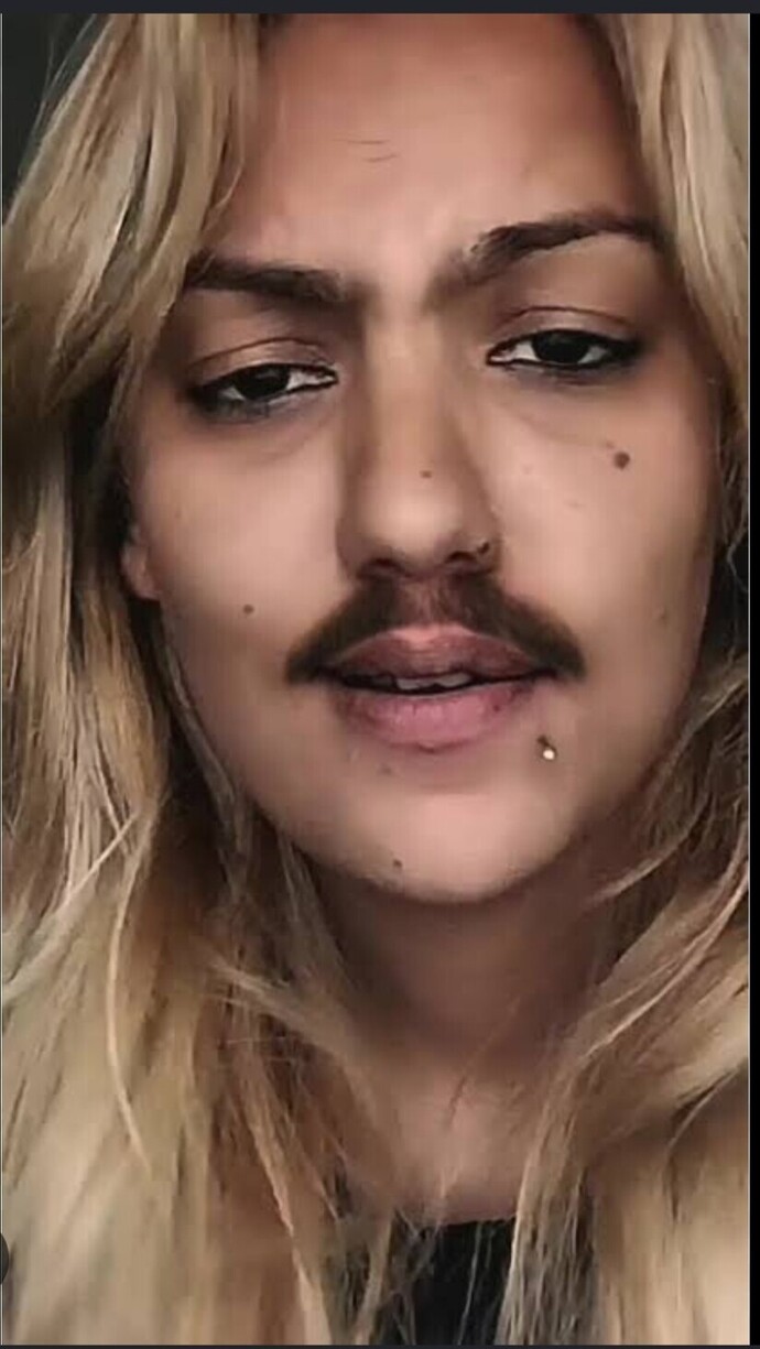 Bıyıklı kızlar çekici mi?