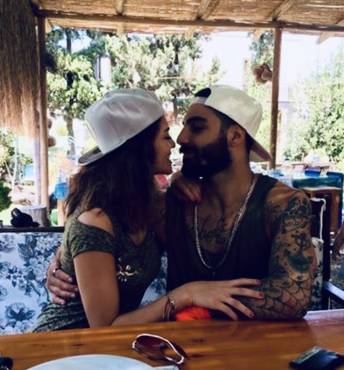 Sitede love yaşasanız, gizliden mi açıktan mı yaşamayı tercih edersiniz?