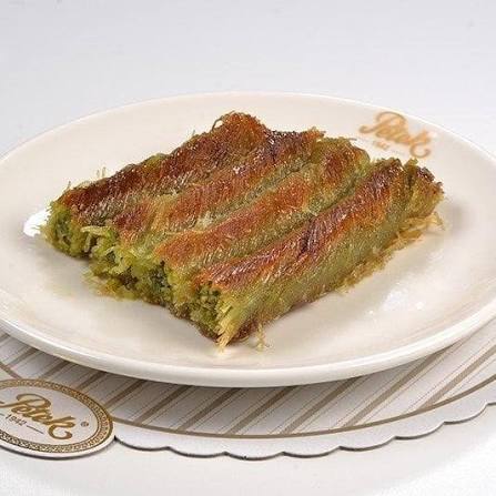 Burma kadayıf mı fıstıklı baklava mı hangisini daha çok seversin?
