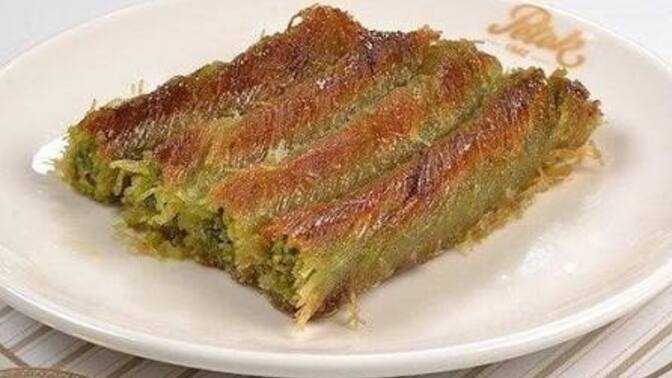 Burma kadayıf mı fıstıklı baklava mı hangisini daha çok seversin?