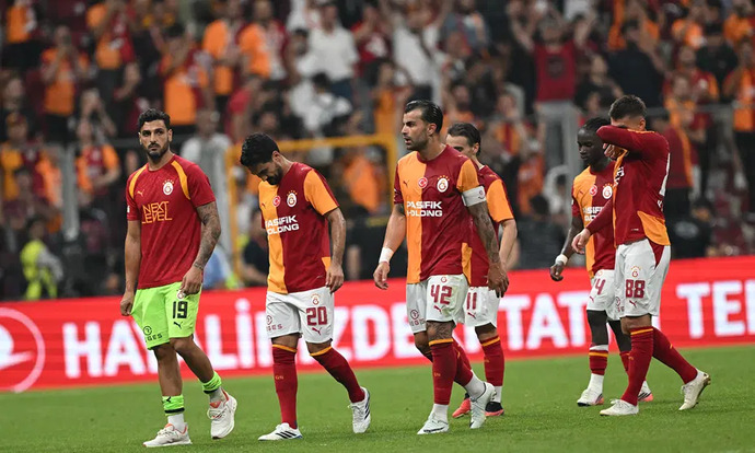 Galatasaray ilk maçta kayıp! Ne düşünüyorsunuz?