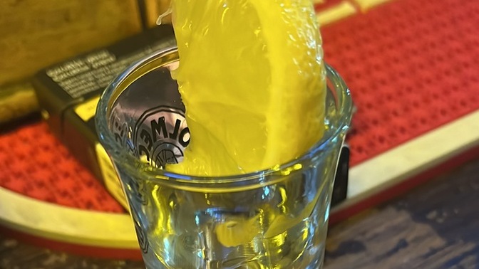Kime kakaolu süt ısmarlayayım?
