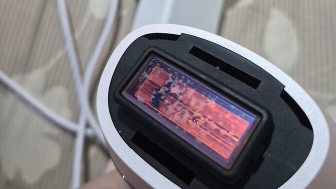 Philips IPL cihaz camındaki izler normal mi, yoksa servise mi götürmeliyim?
