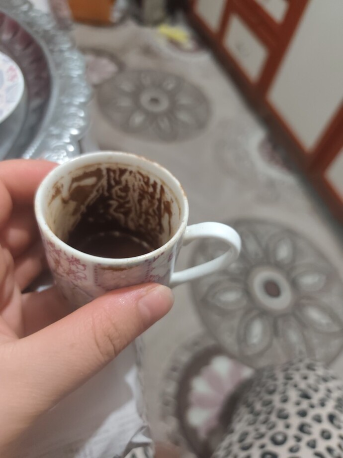 Faldan anlayan var mı, online falıma bakıp yorumlar mısınız?