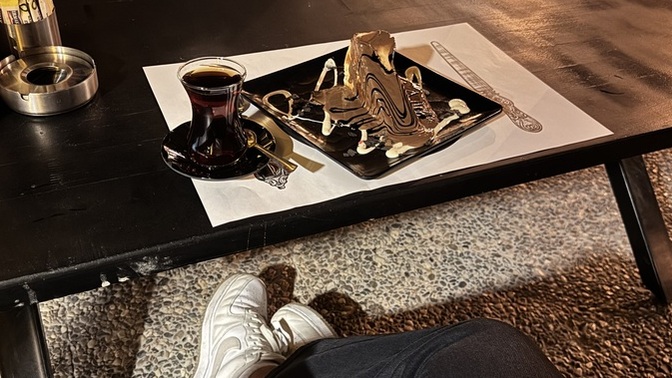 Kafeye yalnız gider misiniz?