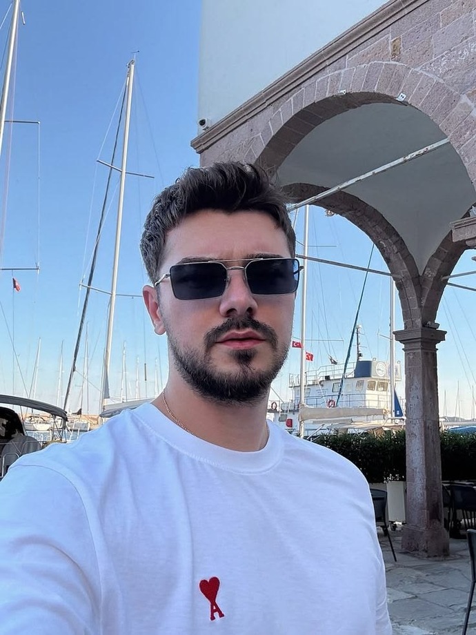 Eleman yakışıklıymış kdkd