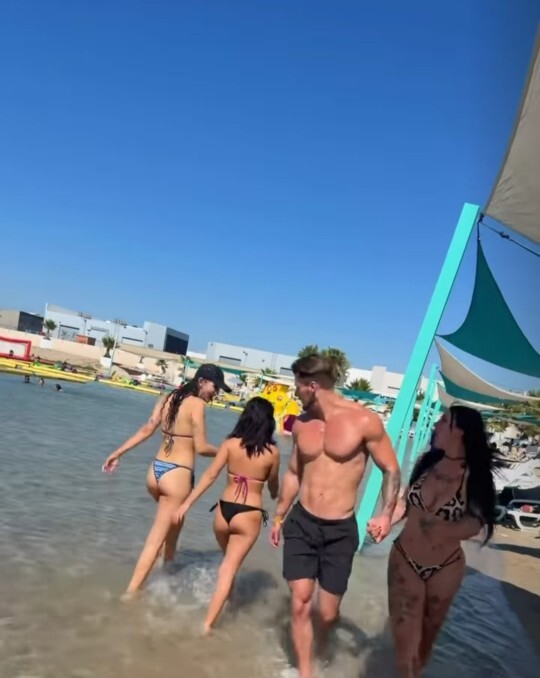 Eşiniz ya da sevgiliniz sizin yanınızda başka kadınlara böyle baksa ne yaparsınız?