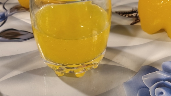 Zengin flörtüm meyve suyu yerine sarı kola içtiğim için beni çok zekiiii buluyor sizce haklı mı?