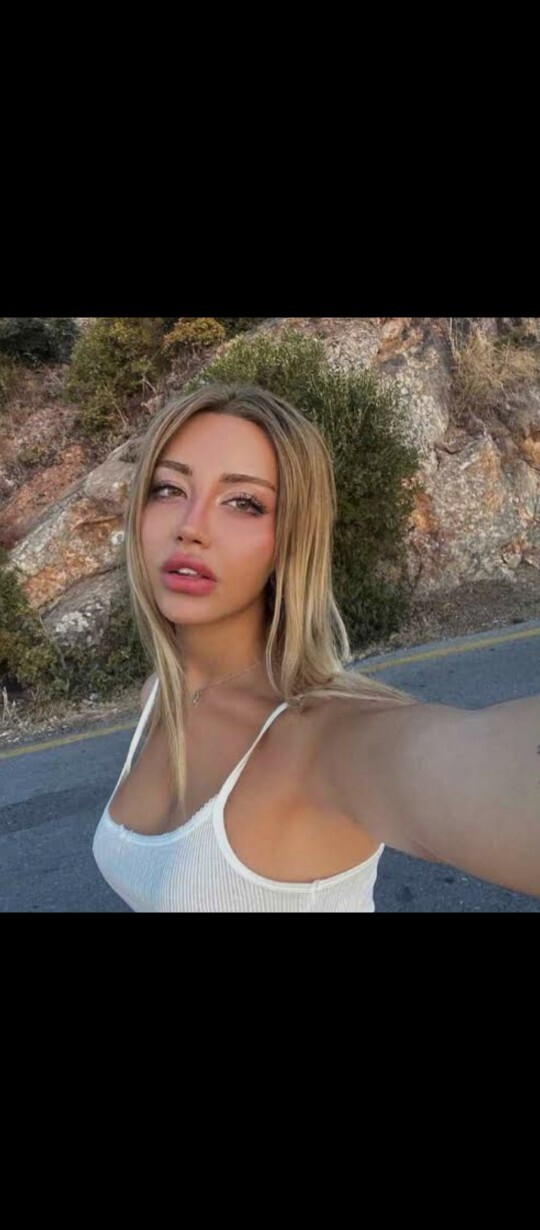 Sizce Ayda Belenoğlu mu, Mika Raun mu daha güzel?