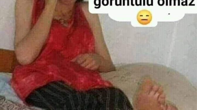 Güzel/yakışıklı olduğunu düşünüyor musun?