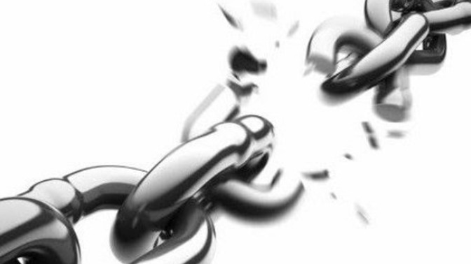 Herkesin bahsettiği şu ''özgür olmak'' kelimeleri tam olarak ne demek oluyor? Zincirlerin mi var nedir yani?