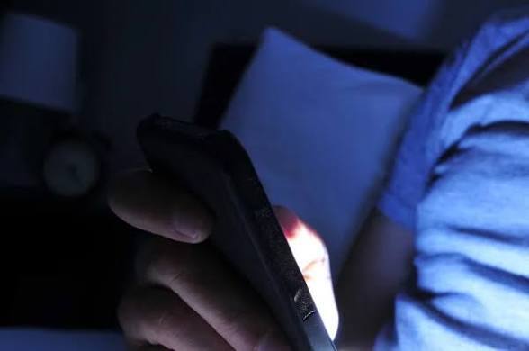 Sevgiliyle gece mesajlaşırken ne konuşulur?