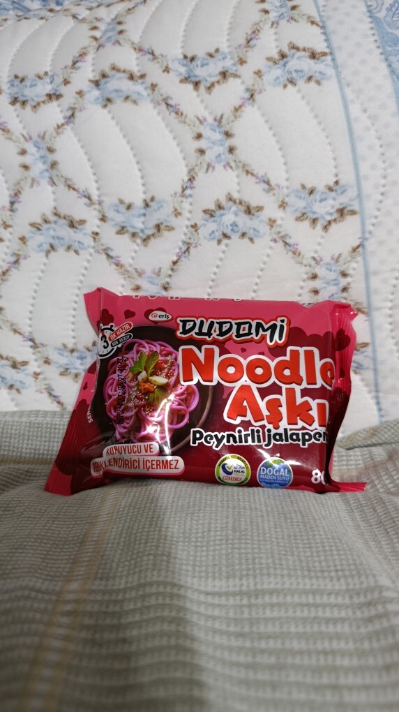 Bu noodleyi kime yedirsem kimse begenmiyo benden baska?