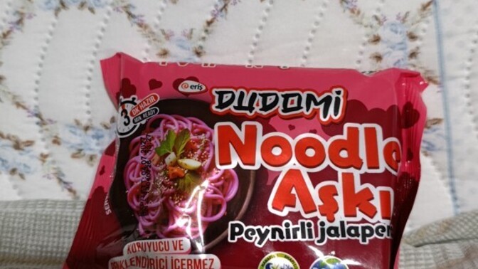 Bu noodleyi kime yedirsem kimse begenmiyo benden baska?