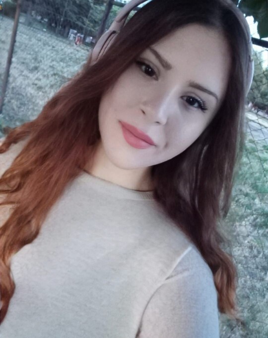 Sizce kendi gözlerim mi daha güzel lens olan mı?