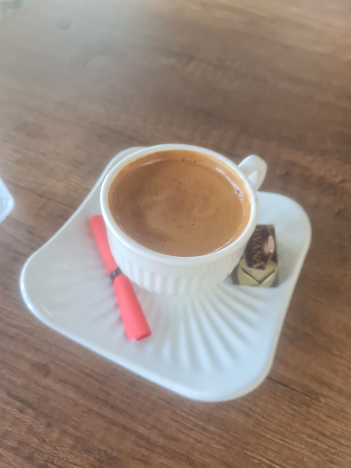 Kim kahve içmek ister?