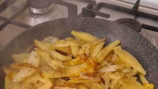 Bugün ne pişirdiniz menünüzde ne var, sadece patates kızartma ve fırında tavuk yeter mi?
