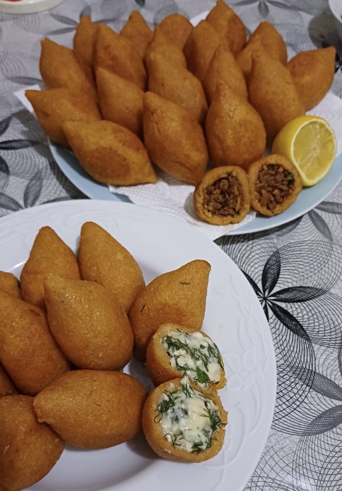 İçli köfteyi etli mi seversin yoksa peynirli mi?