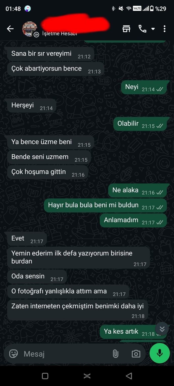 Telefoncu WhatsApp konuşmasında bana özel foto atıp tersledi, böyle bir işletme normal mi?