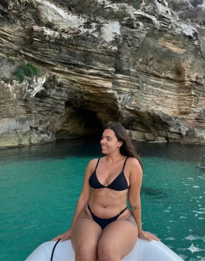 Neden kadınlara güzel ve çekici olmanın şartı zayıf olmakmış gibi bir algı dayatılıyor? 🥺