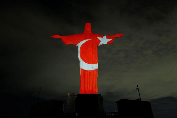 Türkiye Hristiyan bir ülke olsaydı kültür, siyaset ve günlük hayat nasıl değişirdi?