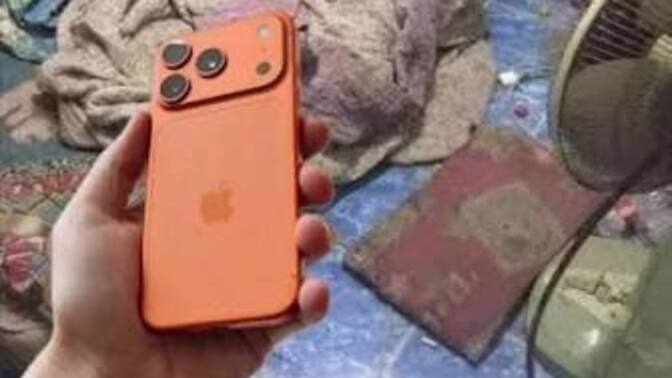 Asgari ücretle geçinip en lüks telefonu almak mantıklı mı, sizce bunun psikolojisi ne?