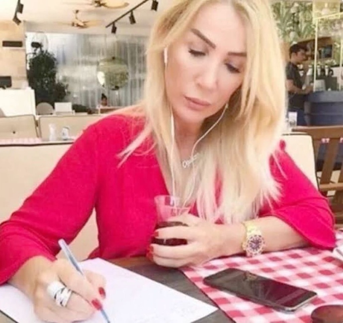 Evet beyler şimdiyse soru size "Kadınlarda red flag" davranış nedir sizin için?